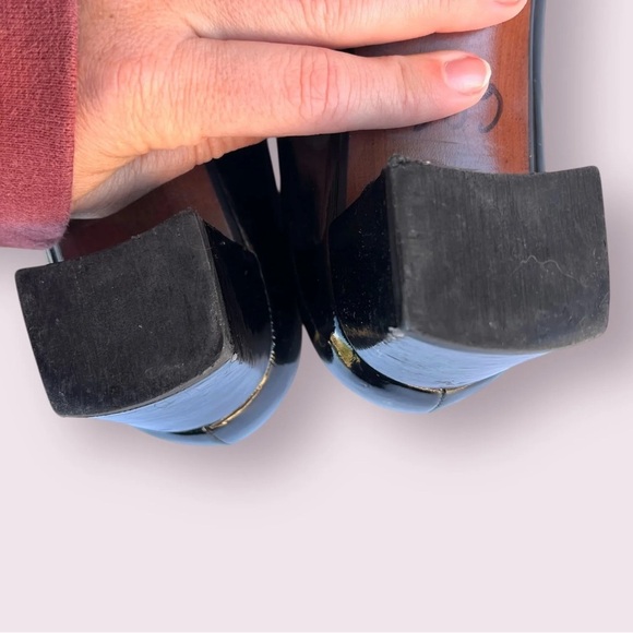 BLACK PATENT LEATHER SQUARE TOE LOW HEEL WITH FLORAL APPLIQUE - Picture 6 of 8